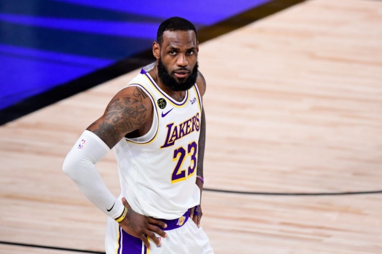 NBA金字招牌不能随意丢弃湖人会交易詹姆斯吗