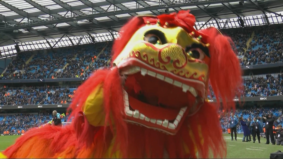 喜迎龙年！曼城主场今天上演舞龙舞狮活动