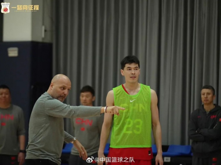 广体：年轻球员的加入给男篮带来了希望同时他们也将迎来挑战