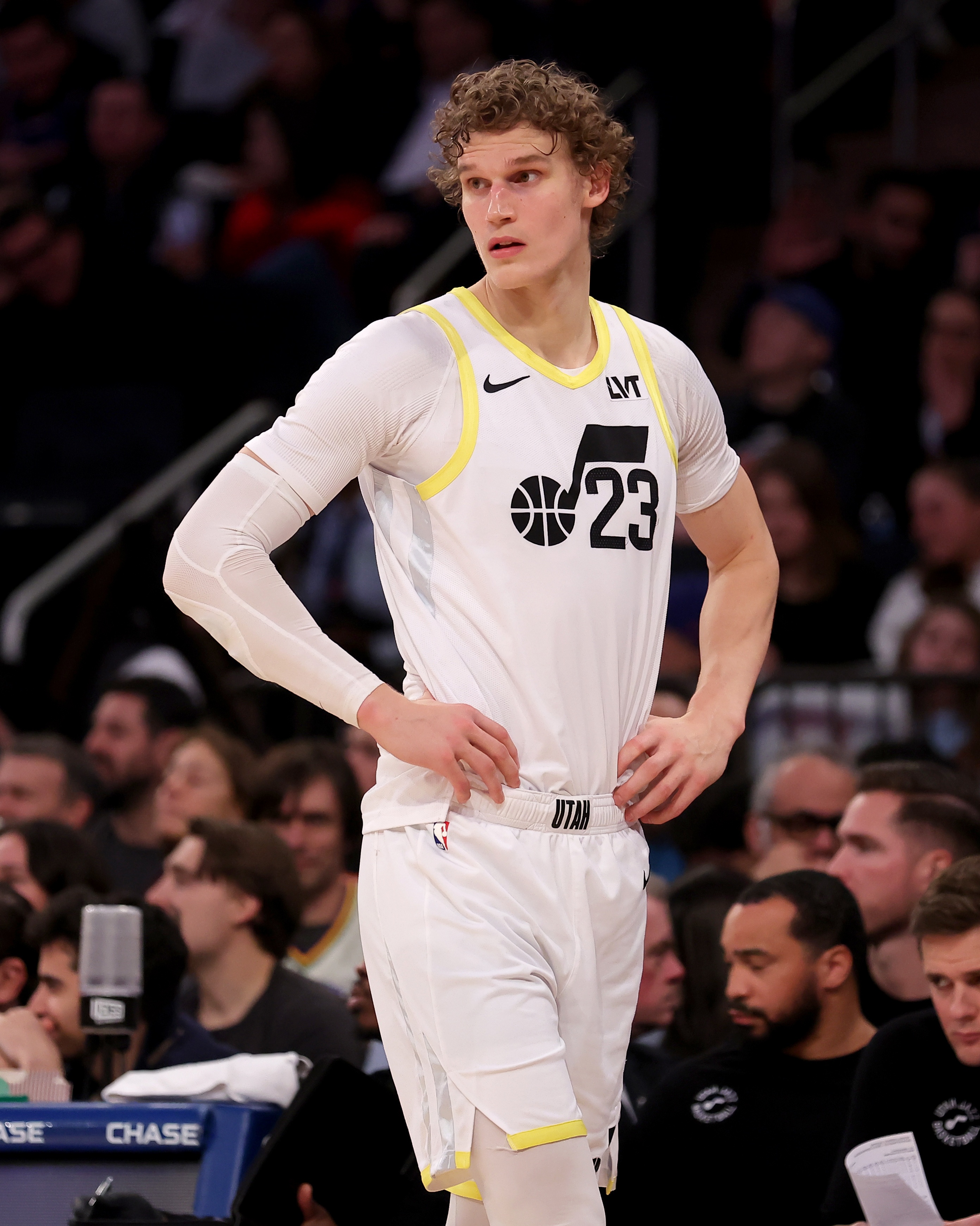 【直播吧评选】2月26日NBA最佳球员