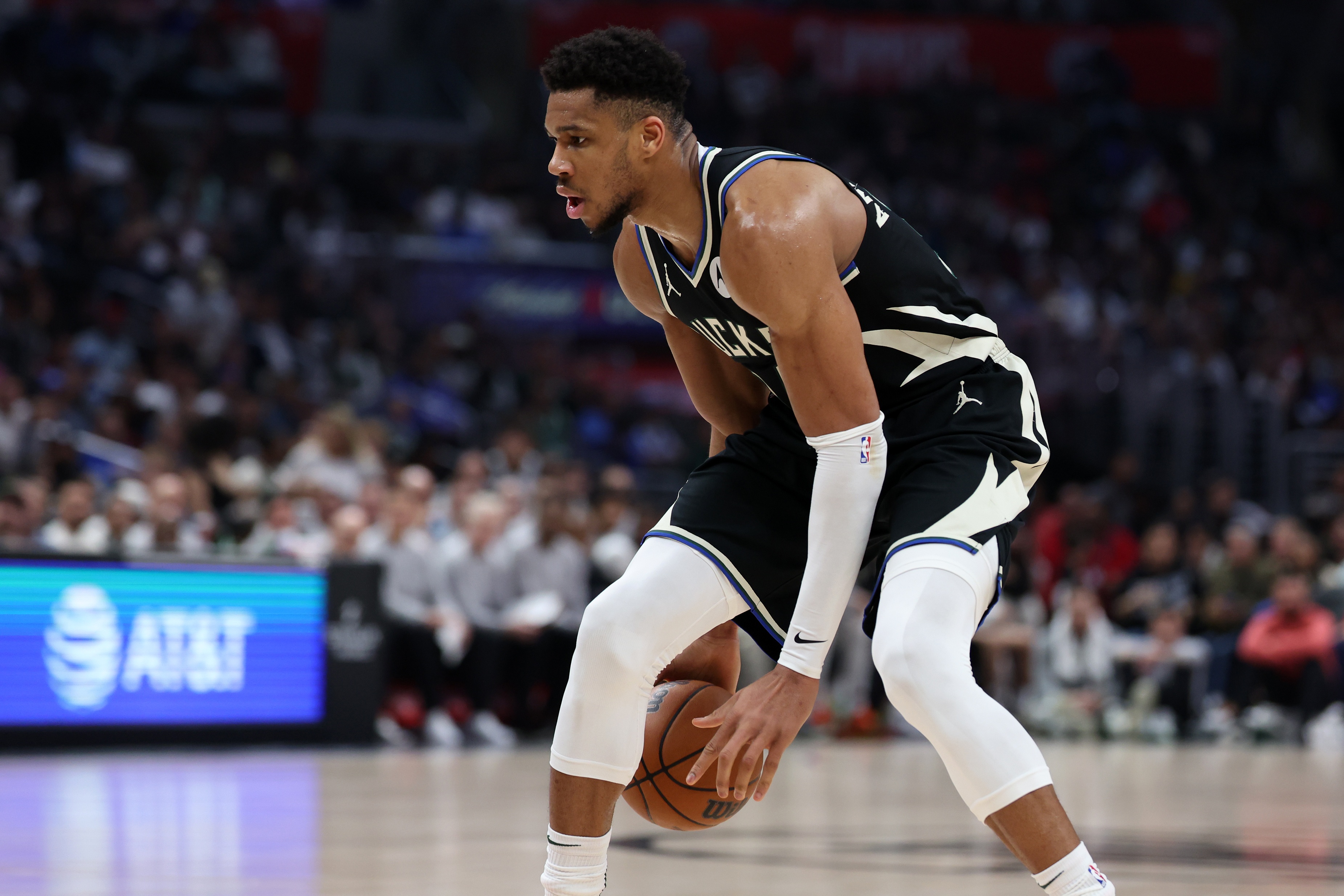 【直播吧评选】3月25日NBA最佳球员