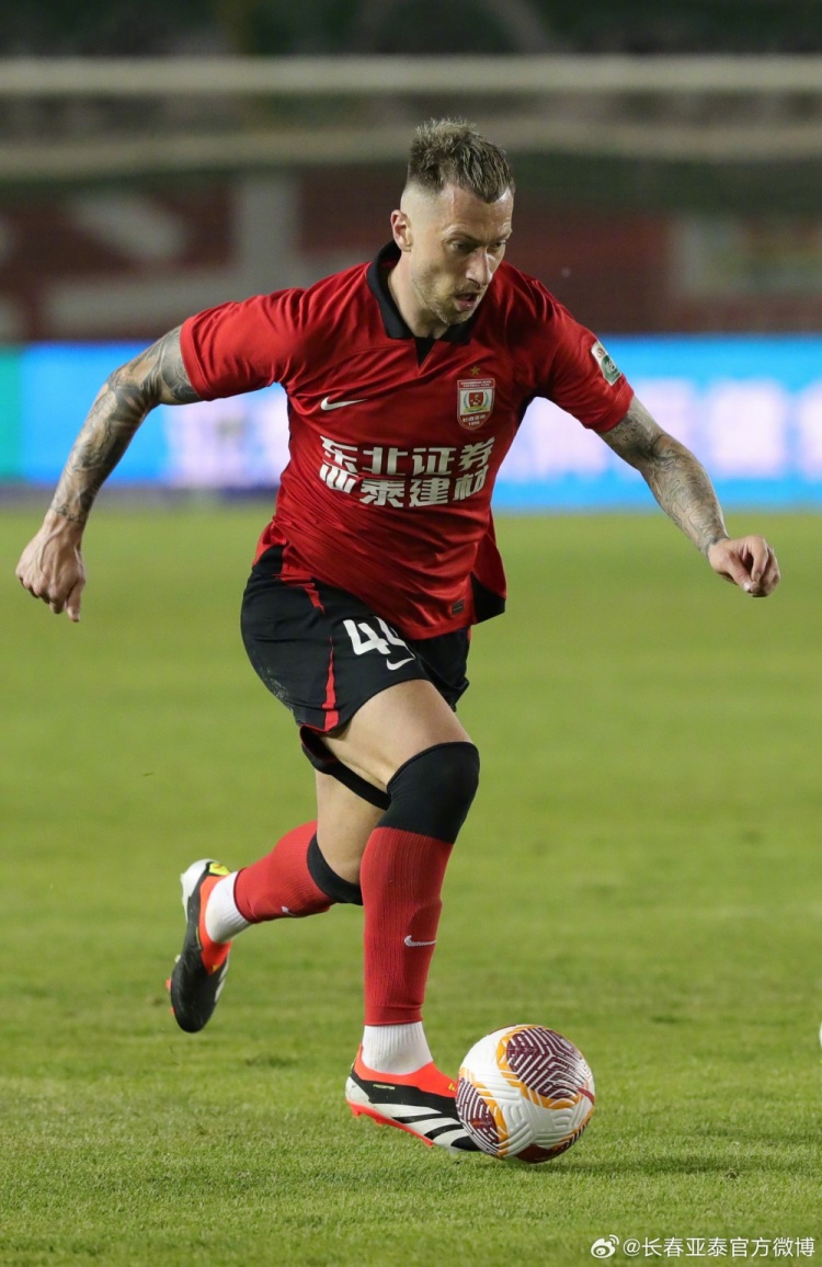 间歇期前迎一周双赛亚泰全力备战青岛西海岸和河南