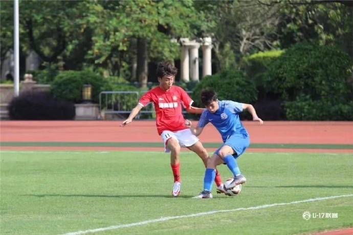 上海申花U17队5战3胜2平积11分，晋级U17锦标赛决赛阶段比赛