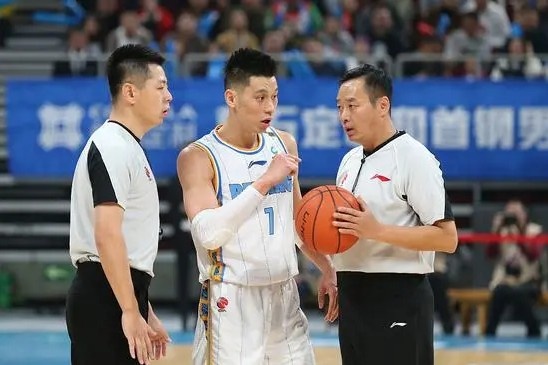 她拯救了WNBA，却为何被疯狂针对