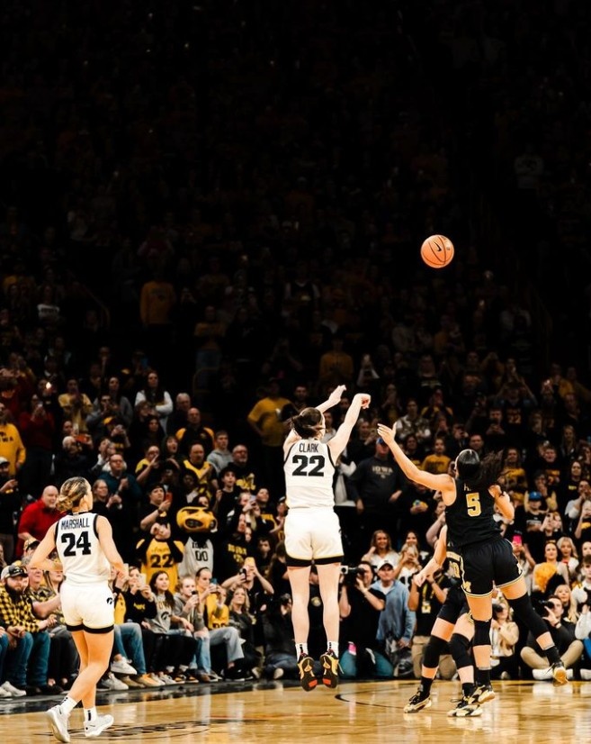 她拯救了WNBA，却为何被疯狂针对