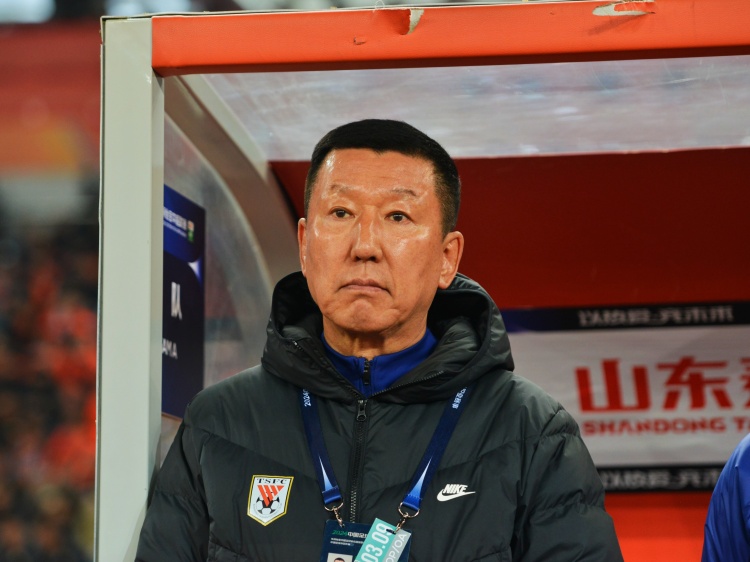 李璇：泰山队若不能中期补强外援的话，建议下半年多上年轻球员