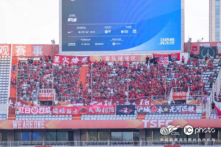 海港队客场10战胜对手，希望海港将士们再接再厉争取更多胜利