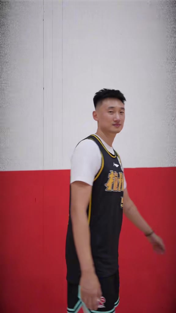 李京龙：11年CBA篮球生涯好好告个别退役不是结束是重新的开始