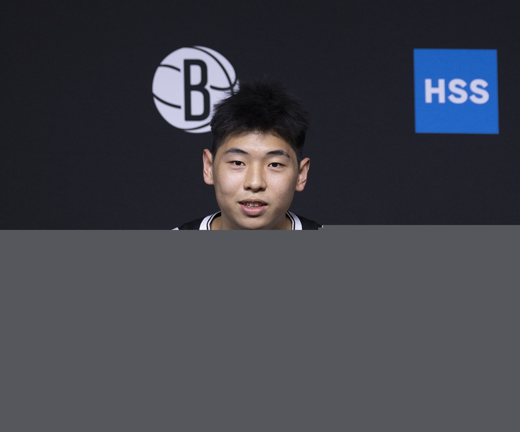 王健：崔永熙河村都是追梦NBA的亚洲球员非要比个高下踩一捧一