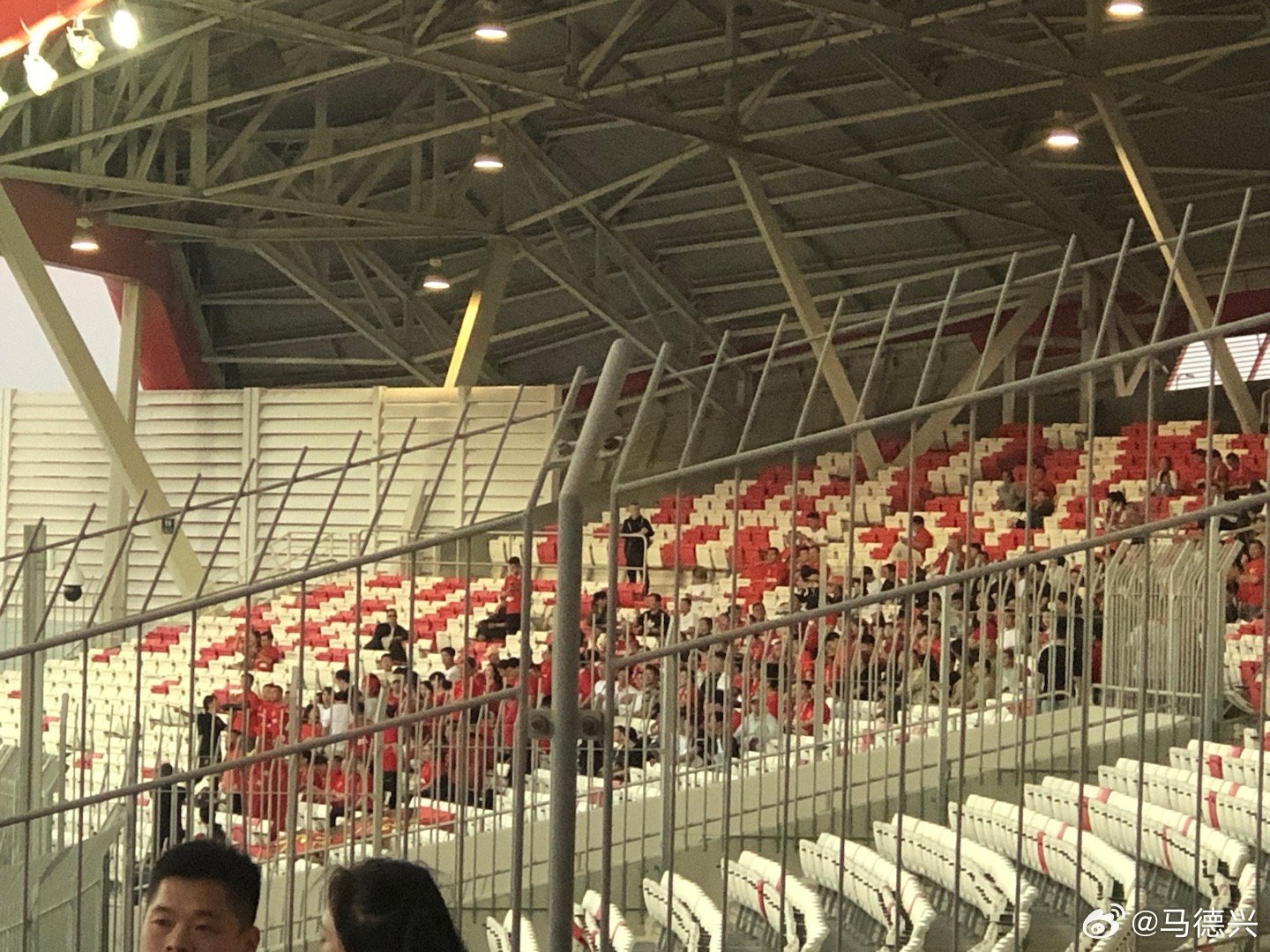 客场变主场！马德兴：现场就这几个巴林球迷，声势不如中国球迷！