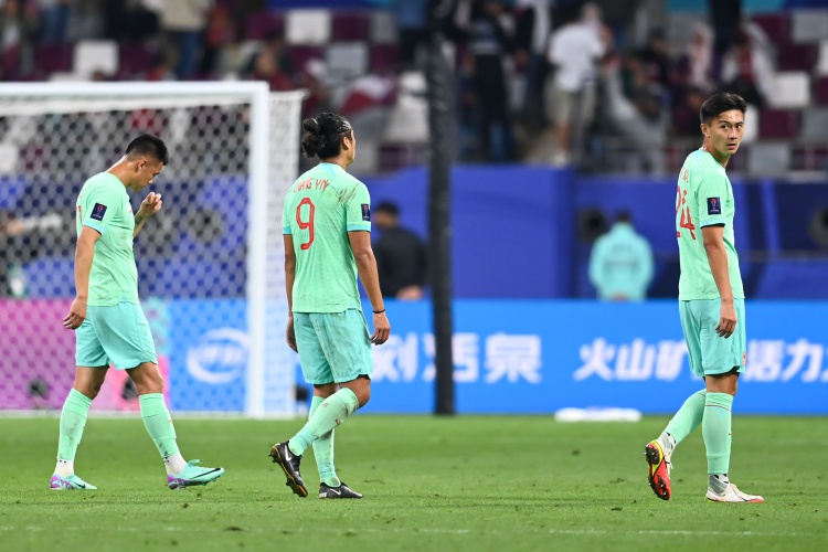 媒体人：日本队亚洲杯练兵没问题，国足踢亚洲杯没容错空间